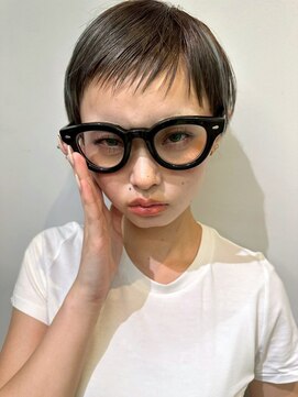 ヴヴ(Bub) ベリーショート アシンメトリー ブリーチ ブルーグレー 艶髪