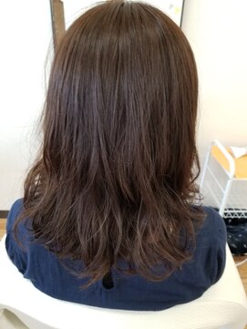 アーラ(ALA) ゆるふわパーマ。