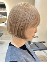 ヒビヲ(HIBIO) ミルクティーベージュカラーショートボブ切りっぱなしボブ30代