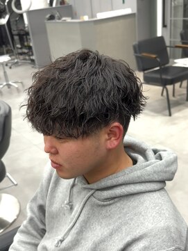 オーバルバイアピッシュ(OVARL by apish) ツイストスパイラルメンズパーマ波巻きツイスパ縦落ち