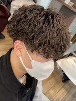 ウェイビーエフティフィフス 横浜西口(WAVEY ft.fifth) ツイストスパイラルパーマツイストパーマメンズマッシュ横浜西口