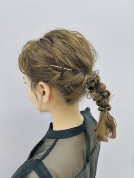 プルクラ ロッポンギ(Pulchra ROPPONGI) ゆるふわポニーテールアレンジ