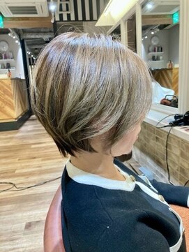 クロワ(croix) 【croix】美フォルムレイヤーボブ