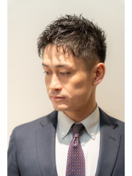 クレオメバイスーリール(Cleome by sourire) ビジネスマンにおすすめさっぱり刈り上げスタイル