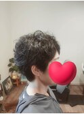 癖毛を生かしたショートスタイル