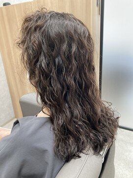 アクシス ファニー(AXIS ファニー) ロングのスパイラルパーマ