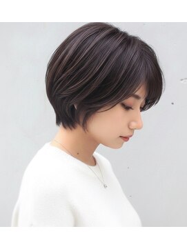 アンフィ―(anphi) 360度きれいなショートボブ