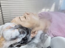 ヤクリ(YAKURI)の雰囲気(リラックスできる贅沢なヘッドスパメニューも豊富です)