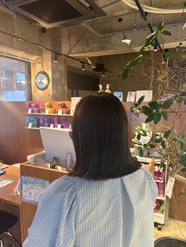 アップデート(up date) 【update/YUI】外はね肩ボブ×オリーブカラー