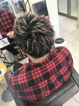 アールモンドヘア新世界 モヒカンショートstyle