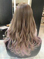 リゼル ユア 渋谷(RISEL YUA)&nbsp;シールエクステでつくるミルクティ×ピンクのロングヘア