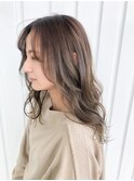 オリーブベージュレイヤーカット_ロングスタイル