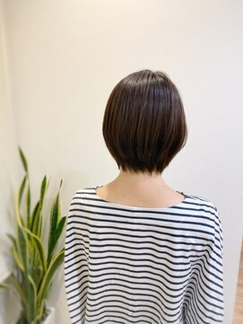 ルヴェール(Le Vert) スタイリッシュ丸みショート　縮毛矯正