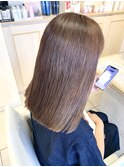 ベージュ×ブラントカット♪細かくハイライト入ってます☆