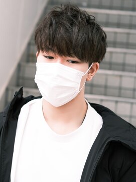 デフ(def) メンズ 立体感のある毛流れのフロント重ためマッシュ