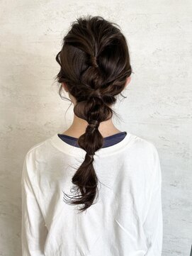 シェリッシュ ノース(Sheriche North) お呼ばれヘア×編みおろしヘアアレンジ