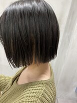 ヴィア(via) 切りっぱなしボブ×インナーカラー