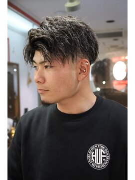 メゾンフォーメン(Maison for men) ワイルドアップバング ツイストパーマ スキンフェード メンズ