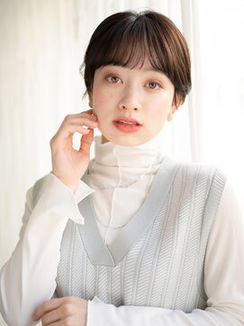 マグノリア オモテサンドウ(MAGNOLiA Omotesando) 重め前髪で目力アップ！コンパクトカールショート・・・HINATA