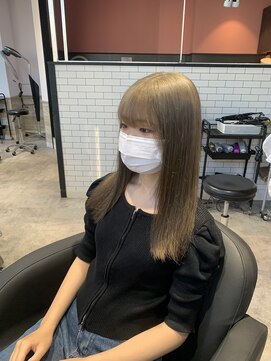リーオオサカ(Lee Osaka) ベージュカラー