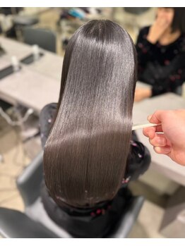 キュア 表参道(CURE)の写真/【高難易度縮毛矯正*】stylist全員が技術と薬剤選定に自信あり!10年後を想うケア提案[表参道駅/髪質改善]