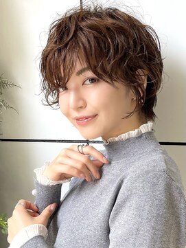 ココロ(coco.ro) 【カッコいい】強めパーマの大人ショート