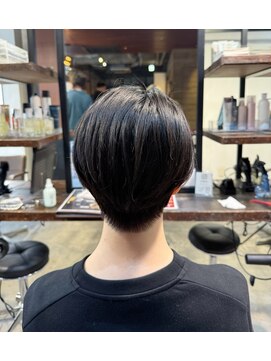 メイカ(MEIKA) 黒髪×ハンサムショート