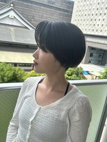 トッカ ヘアアンドトリートメント 難波店 ブラック×刈り上げショートカットは大人可愛くておススメです♪