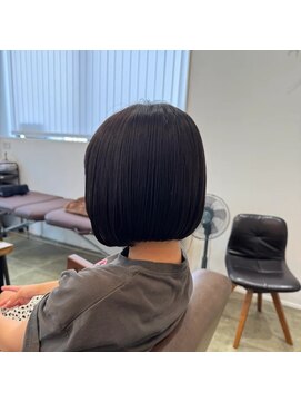 ビズヘアー グランバース(bisou hair grandbase) 切りっぱなしボブ
