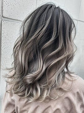 サンティエ 中央駅店(scintiller) ブリーチ/ダブルカラー/グラデーションカラー/ハイライト