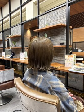 モスト ブリヤン(MOST BURYAN) 切りっぱなしボブ×透明感カラー