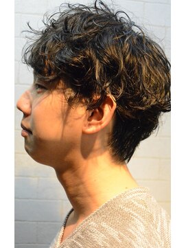 ドットスリー(・・・) マッシュパーマ