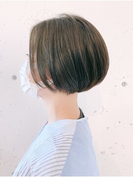 ハチジュウイチプラスワン 神楽坂(81+1) オリーブショートボブ