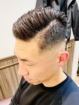 ミリオンバックス 上野(Million Bucks) 韓国マッシュ/フェードカット/ニュアンスパーマ/スペインカール