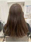 外国人風　アッシュ系カラー