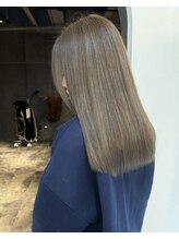 【ハイライトカラー×艶髪】トリートメントでダメージをしっかりケアし、思い通りの髪色へ