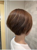 小顔アッシュグレーショートボブハイライト前髪あり30代40代50代