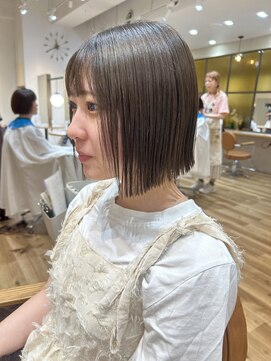 ヘアポケット スタイル店(HAIR POCKET) オリーブベージュ切りっぱなしボブ