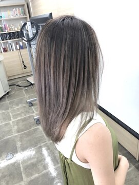 salon de MiLK 札幌大通店【サロン ド ミルク】 根元が伸びても気にならないバレイヤージュ