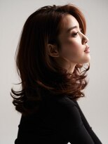 キヴィ(kivi)&nbsp;白髪も艶やかに オーガニックカラー×大人セミロング