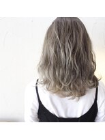 デコヘアーフラッペ(DECO HAIR frappe) Wカラーでアッシュベージュ