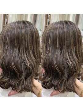 アッシュ 茗荷谷店(Ash) 白髪ぼかしハイライト