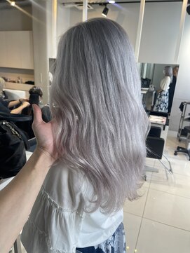 アライブ ハラジュク(ALIVE harajuku) ホワイトシルバーryota