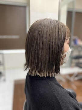 シャンプーボーイエイムス(SHAMPOO BOY aims) 切りっぱなしボブ