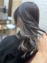 ハサミバイアトリエナガノ 千葉(8sami by atelier nagano)&nbsp;ショートボブ/センターパート/ツヤ髪/グラデーション/イヤリング