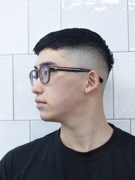 メリケンバーバーショップ コウベ(MERICAN BARBERSHOP KOBE) クロップ　スキンフェード