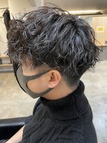 ヒュイル バイ ニアウ(Hwyl by Niau)&nbsp;メンズマッシュパーマ波巻スパイラルパーマツイストパーマ