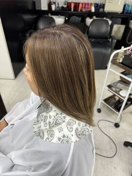 アイズ 本厚木(AIZU) 白髪ぼかしハイライト