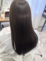 ウイ バイ ファースト 北四番丁店(u'i by first)&nbsp;インメトリーセラムで手櫛でサラサラ　オリーブグレージュカラー