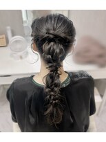 ヘアーメイクサロンアール(hair make salon R)&nbsp;編みおろしポニー